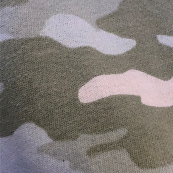 Long sleeved camo shirt/huddie - Picture 4 of 5